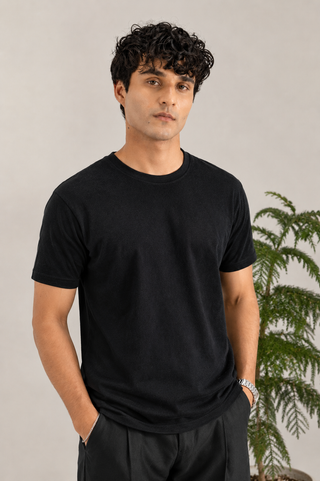 Basic Black T-Shirt – Regular Fit